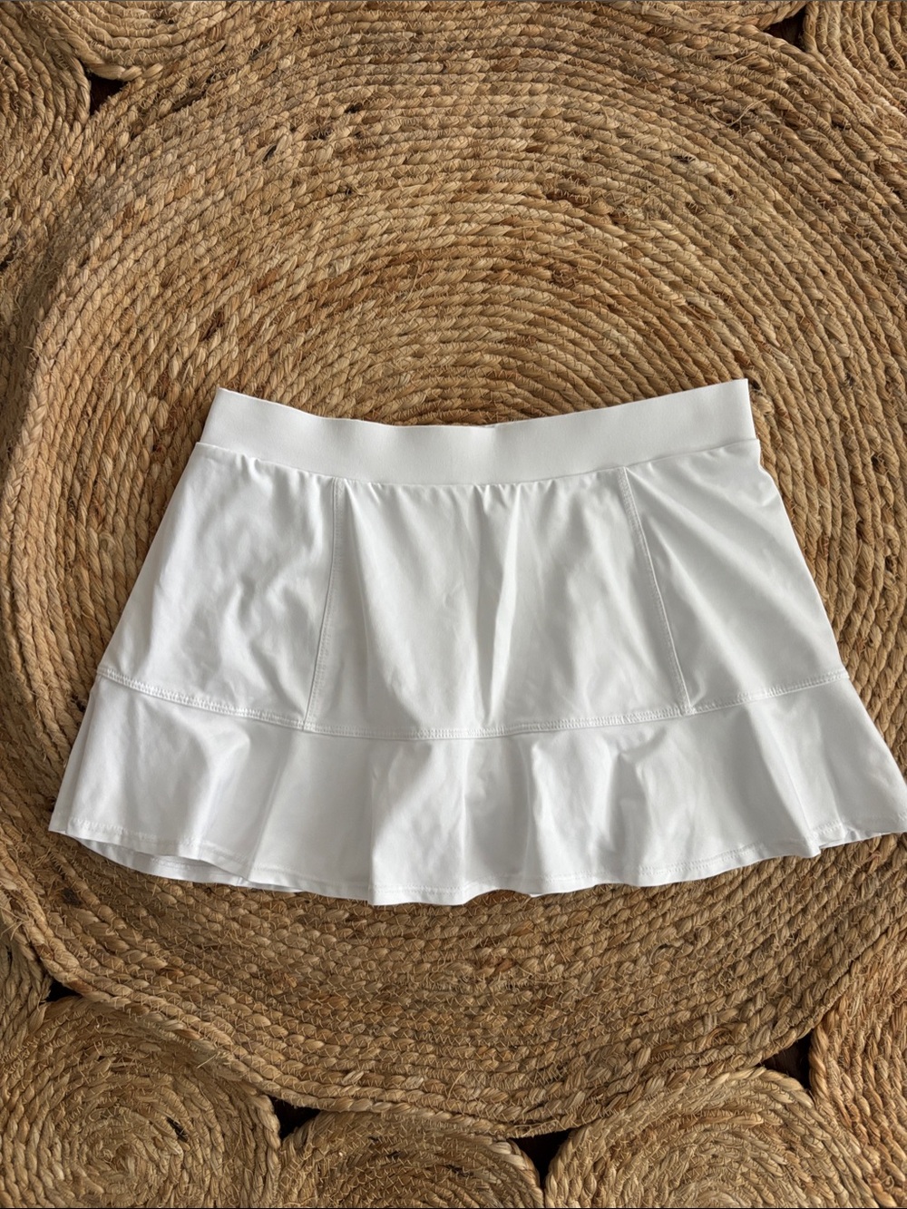 Tail White Ruffled mini Skirt
